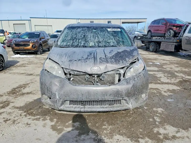2012 TOYOTA SIENNA XLE  