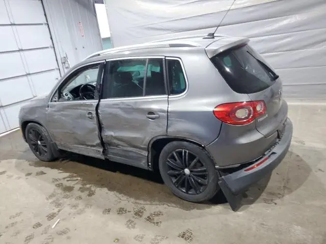 2010 VOLKSWAGEN TIGUAN SE  