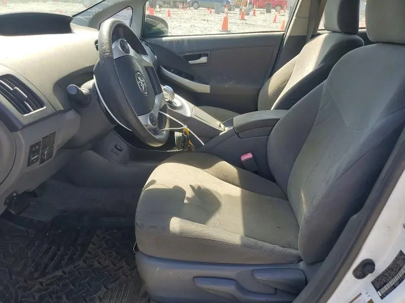 2010 TOYOTA PRIUS III  