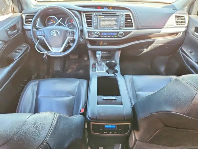 2019 TOYOTA HIGHLANDER XLE  
