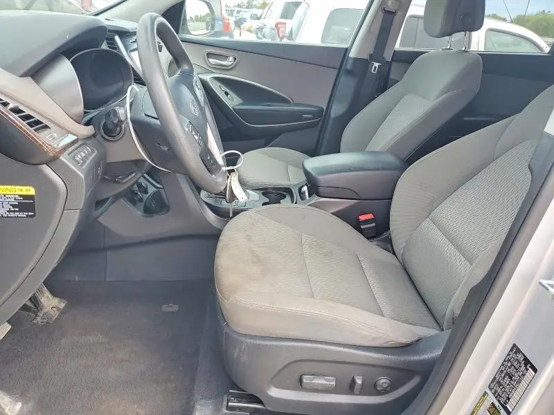 2017 HYUNDAI SANTA FE SE  