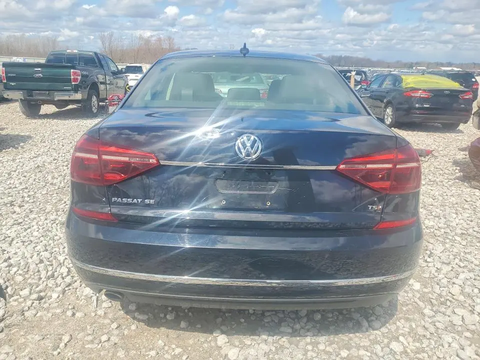 2017 VOLKSWAGEN PASSAT SE  