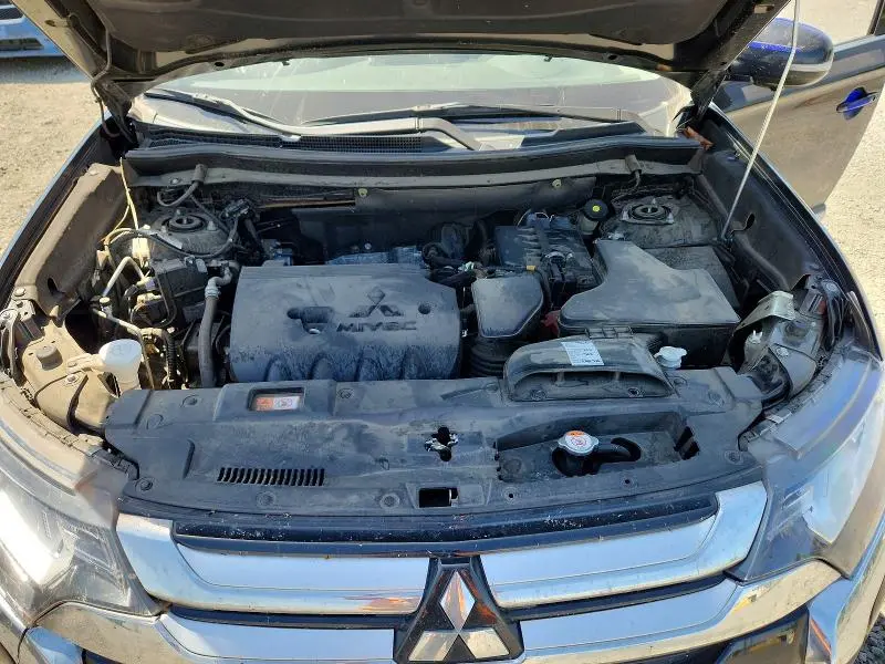 2018 MITSUBISHI OUTLANDER SE  