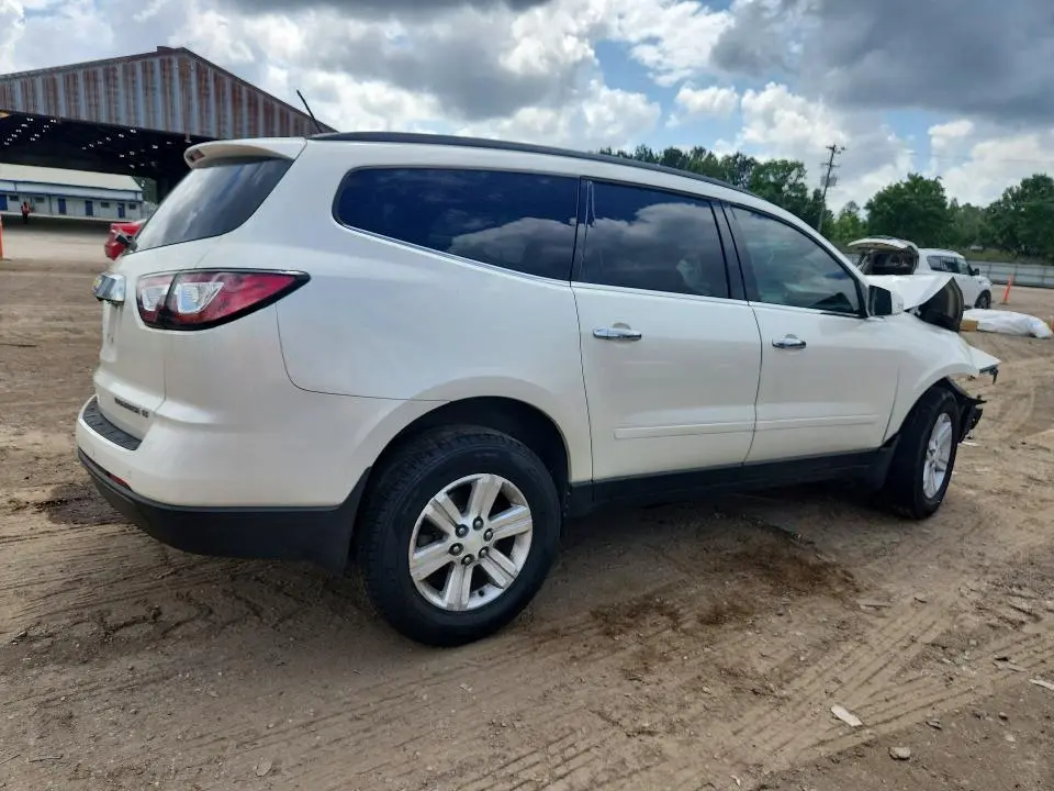 2014 CHEVROLET TRAVERSE LT  