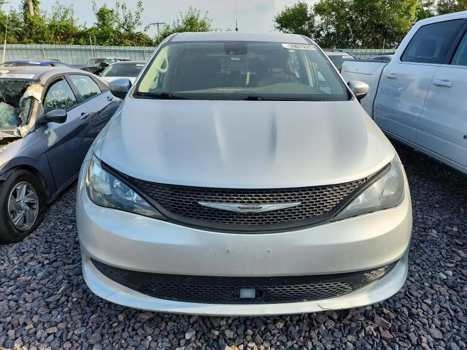 2023 CHRYSLER VOYAGER LX  