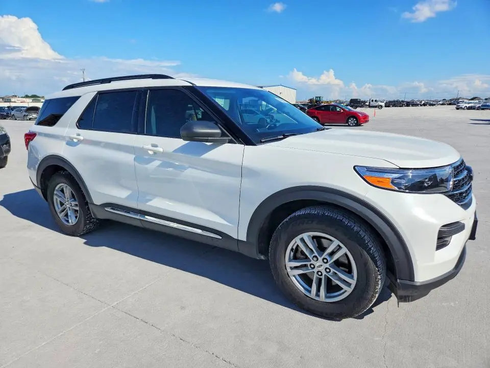 2021 FORD EXPLORER XLT  