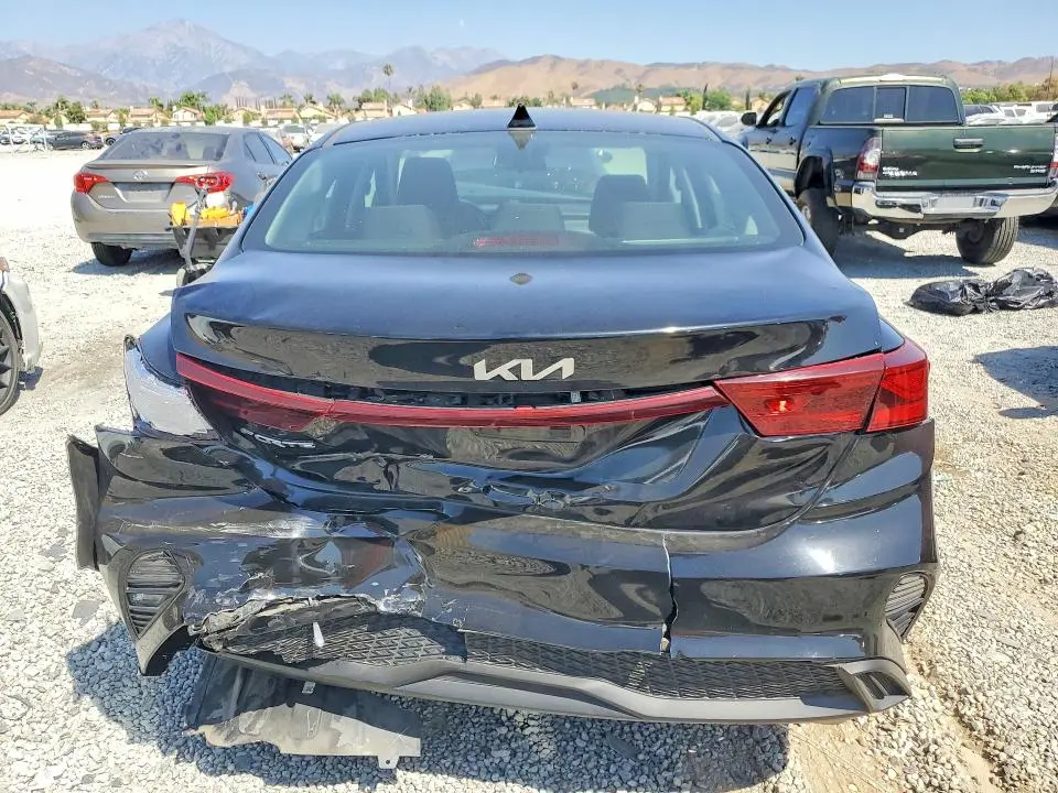 2024 KIA FORTE LXS  