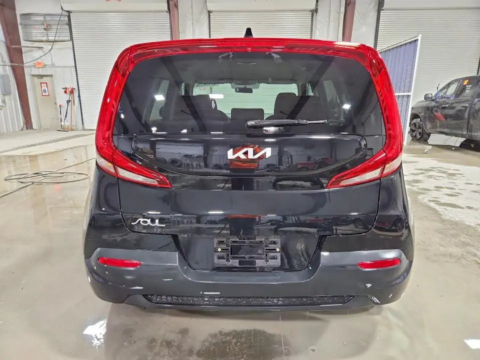 2022 KIA SOUL LX  