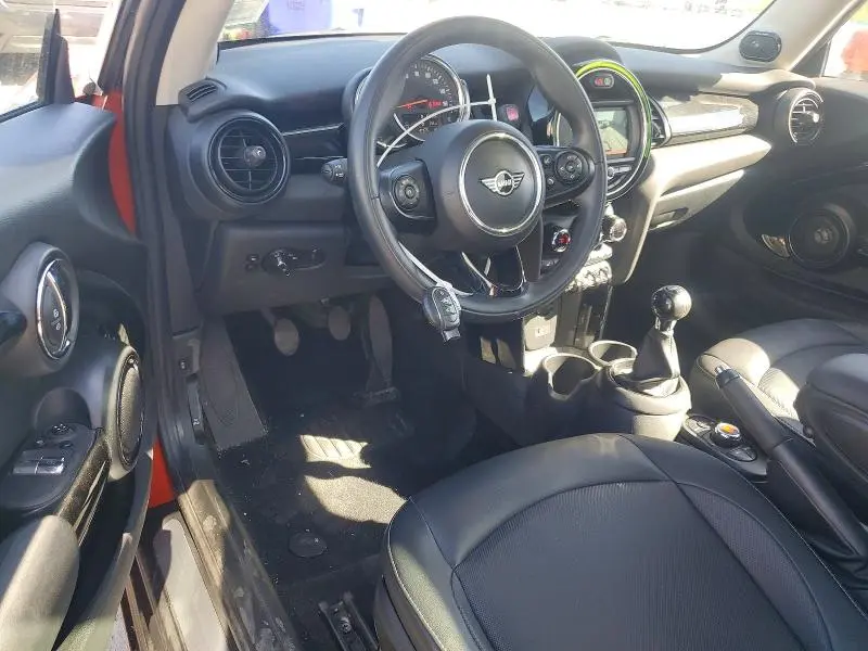 2021 MINI COOPER   