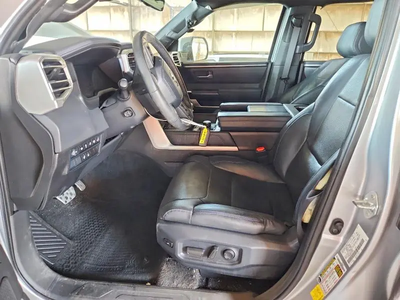 2025 TOYOTA TUNDRA PLATINUM  