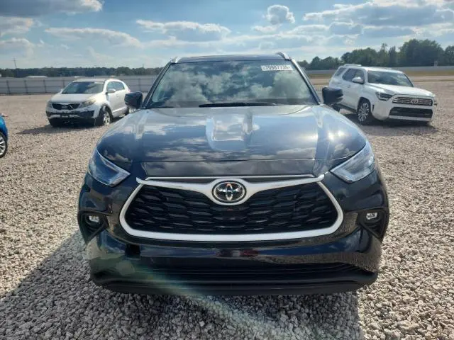 2026 TOYOTA HIGHLANDER XLE  