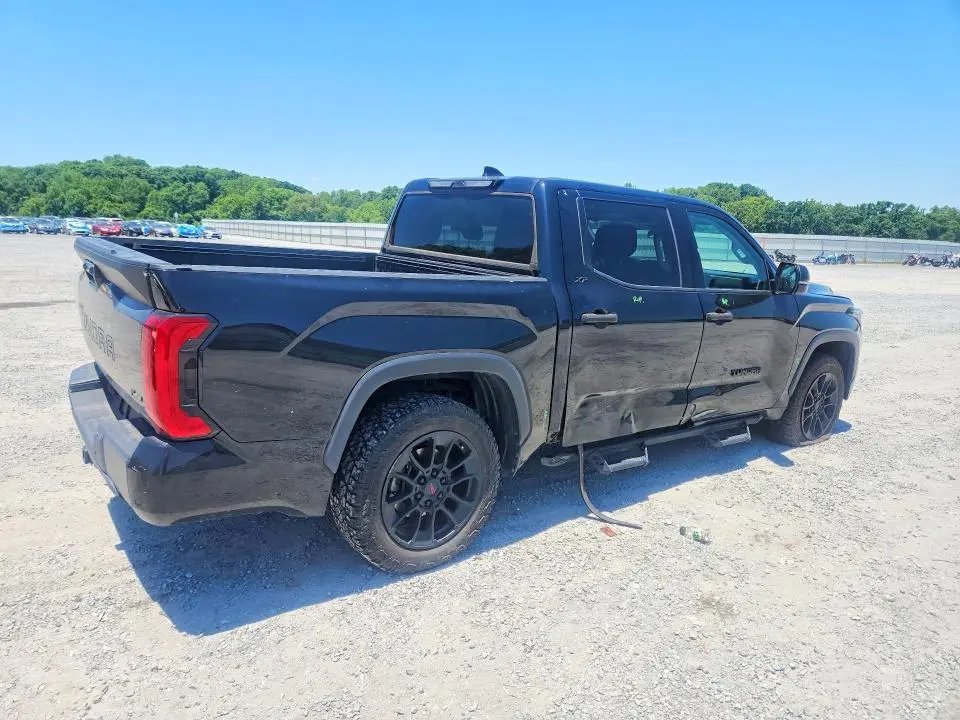 2022 TOYOTA TUNDRA SR5  
