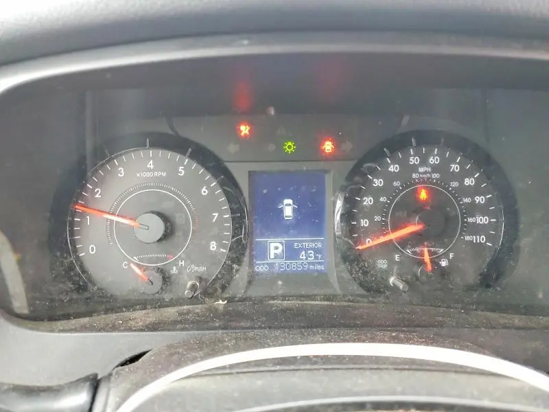 2016 TOYOTA SIENNA LE  