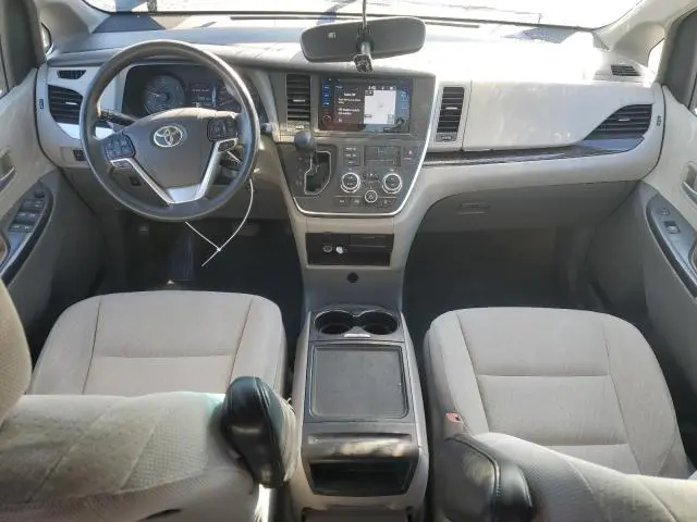 2017 TOYOTA SIENNA LE  