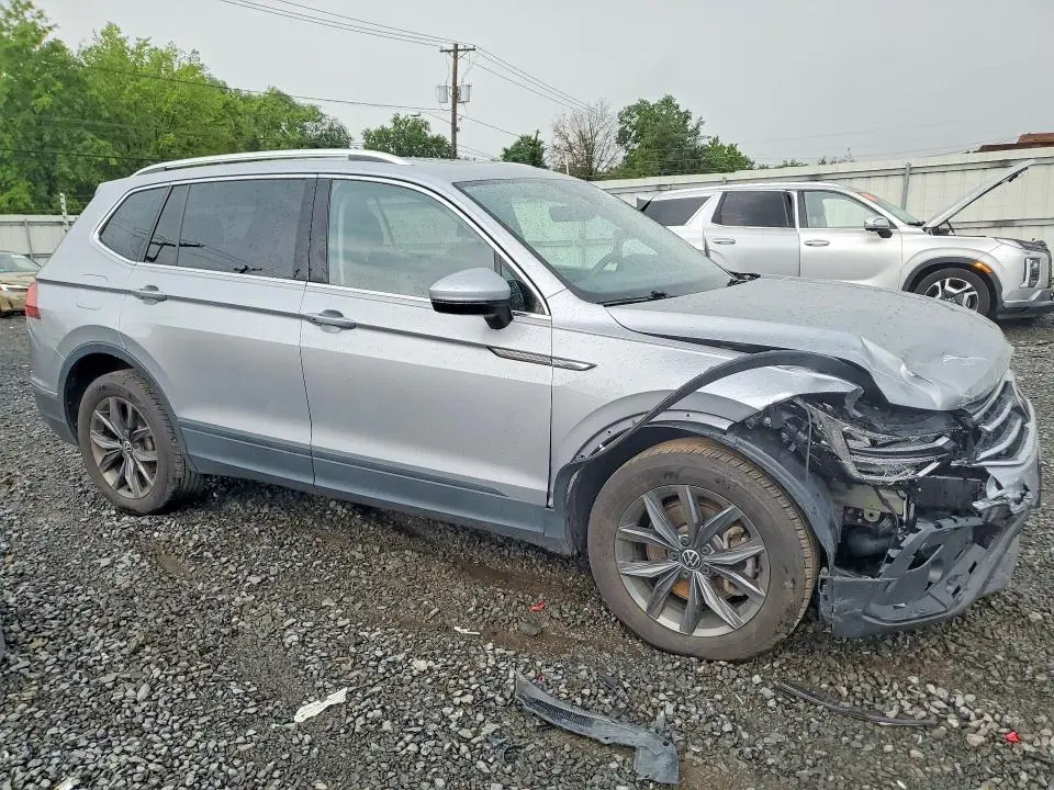 2022 VOLKSWAGEN TIGUAN SE  