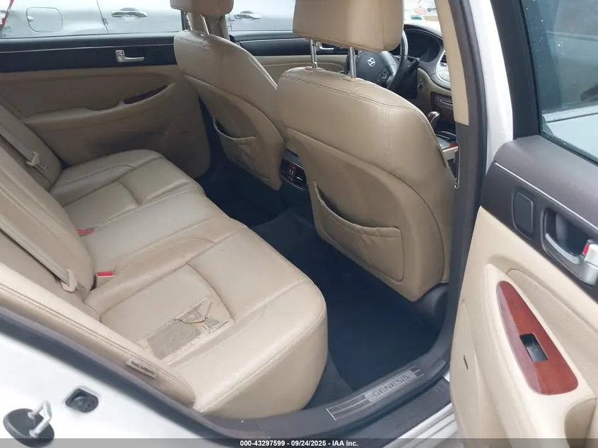 2012 HYUNDAI GENESIS 3.8