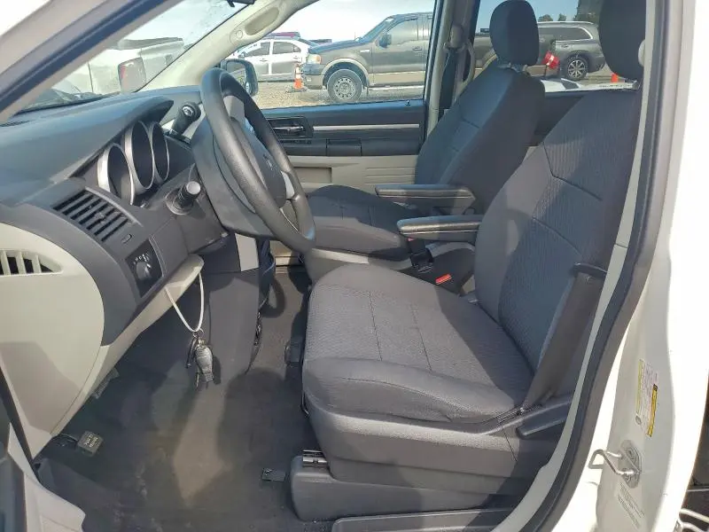 2010 DODGE GRAND CARAVAN SE  