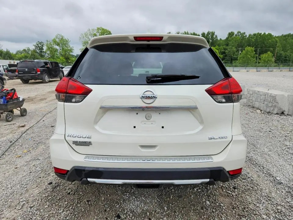 2017 NISSAN ROGUE SL  
