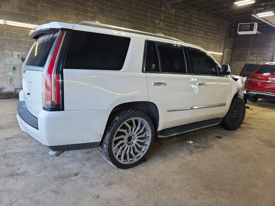 2016 CADILLAC ESCALADE LUXURY  