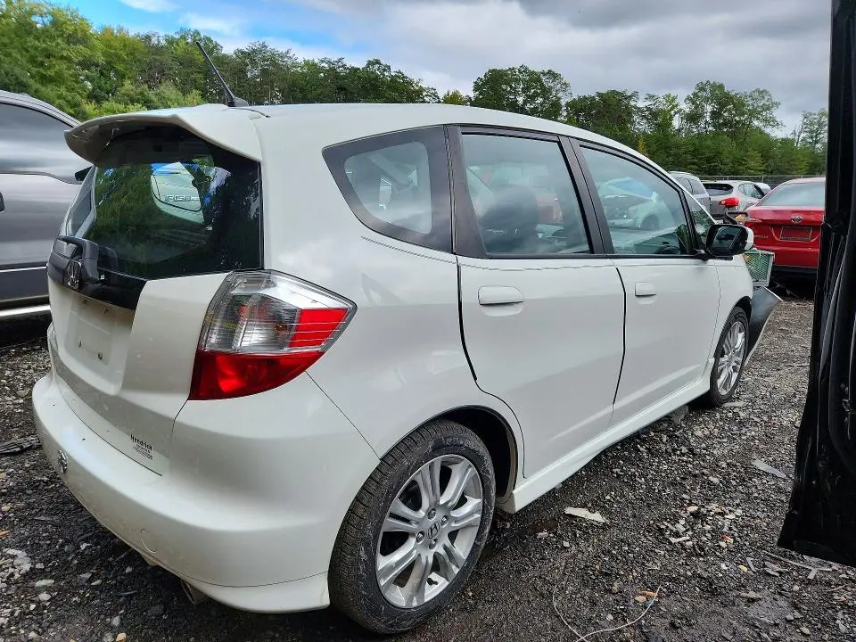 2011 HONDA FIT SPORT  