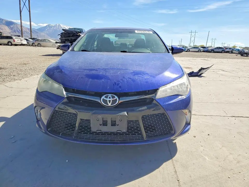 2016 TOYOTA CAMRY SE  