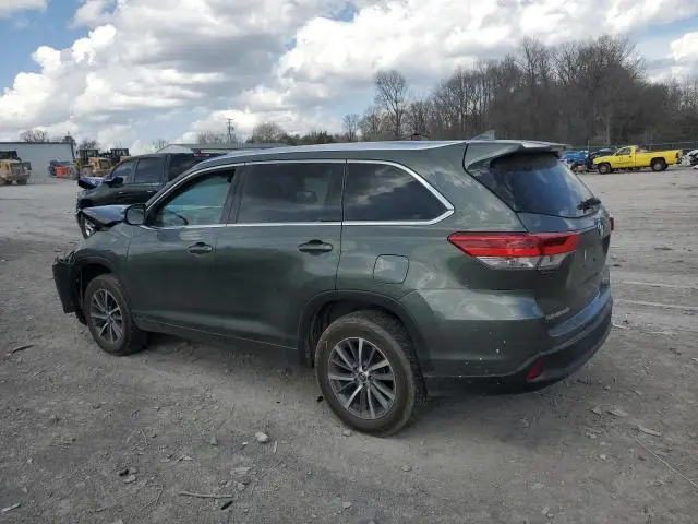 2017 TOYOTA HIGHLANDER SE  