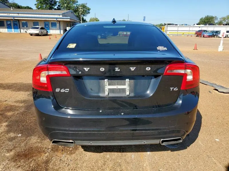 2015 VOLVO S60 PLATINUM  