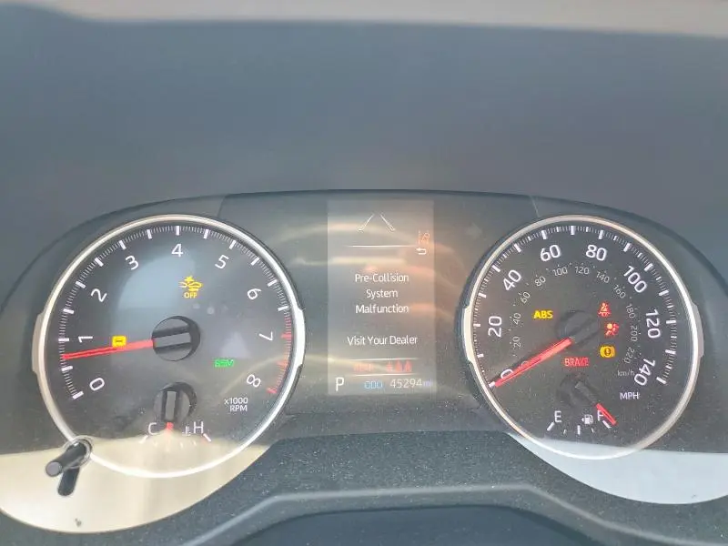 2021 TOYOTA RAV4 XLE  