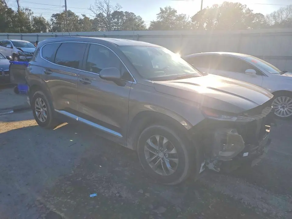 2020 HYUNDAI SANTA FE SE  