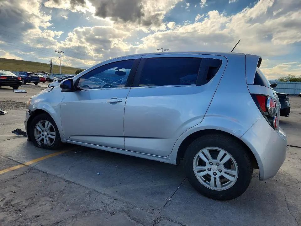 2015 CHEVROLET SONIC LT  
