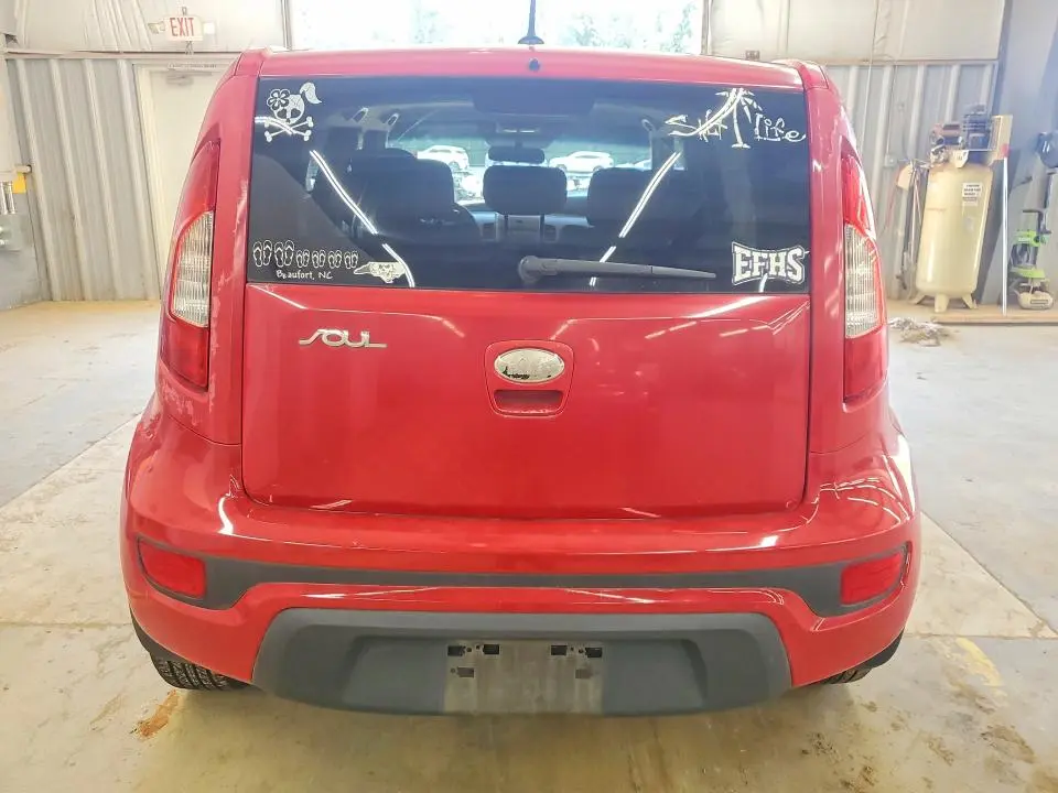 2013 KIA SOUL +  