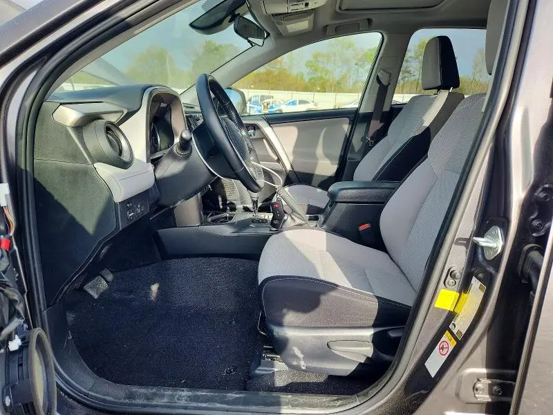 2018 TOYOTA RAV4 XLE  