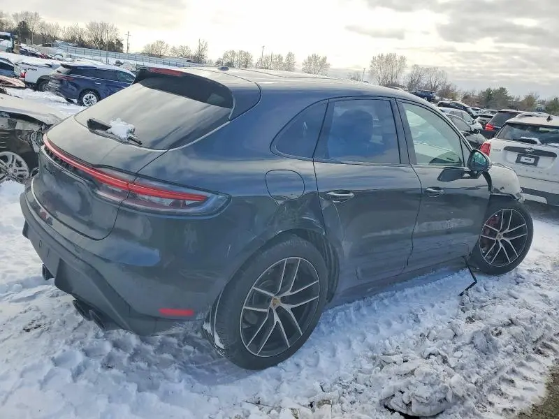 2024 PORSCHE MACAN S  