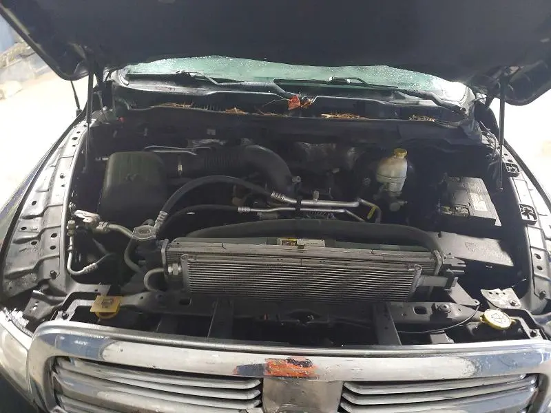 2016 RAM 1500 SLT  