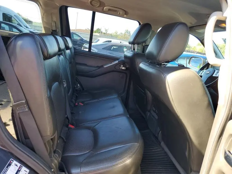 2011 NISSAN PATHFINDER S  