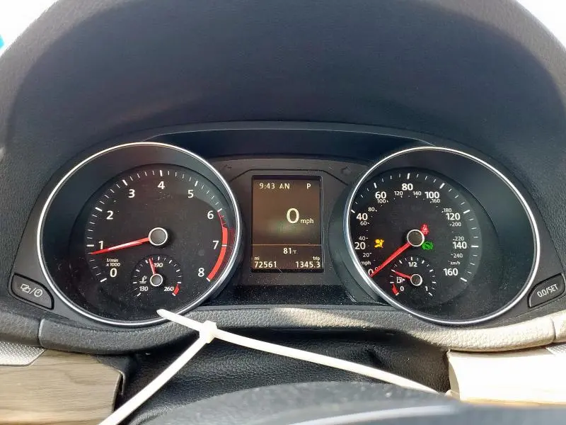2018 VOLKSWAGEN PASSAT SE  
