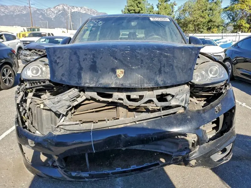 2017 PORSCHE CAYENNE   