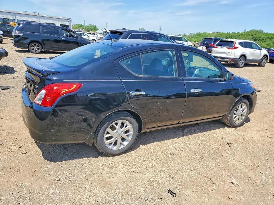 2019 NISSAN VERSA SV  