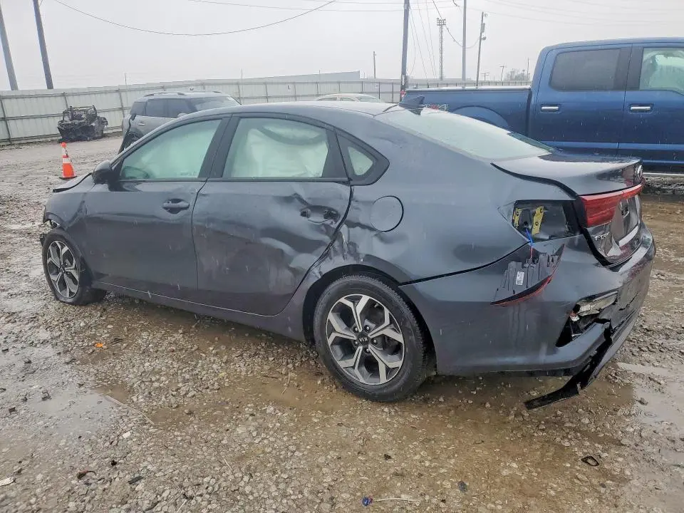 2021 KIA FORTE LXS  