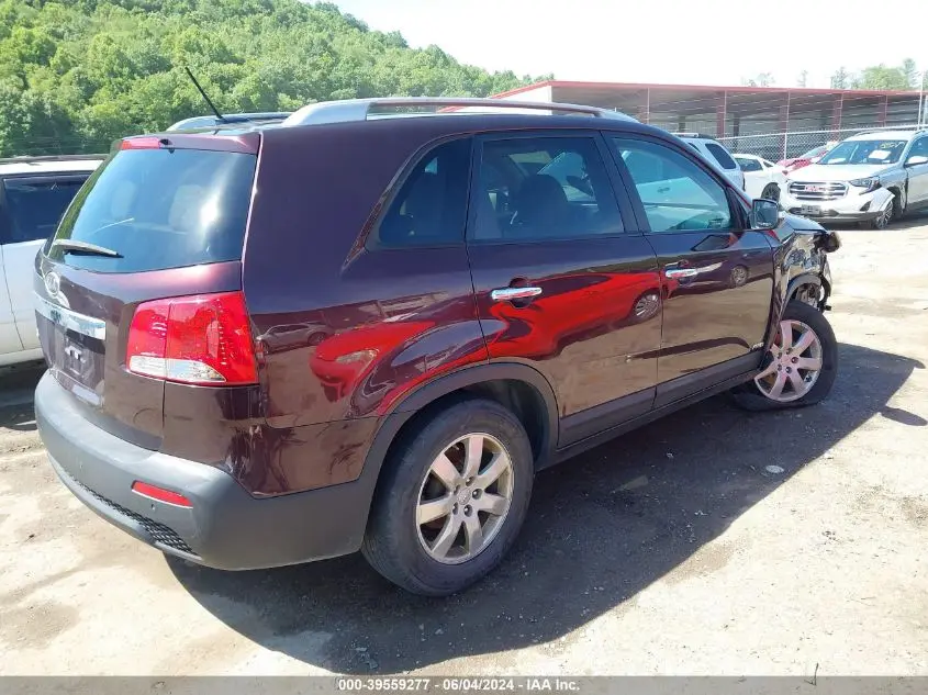 2013 KIA SORENTO LX