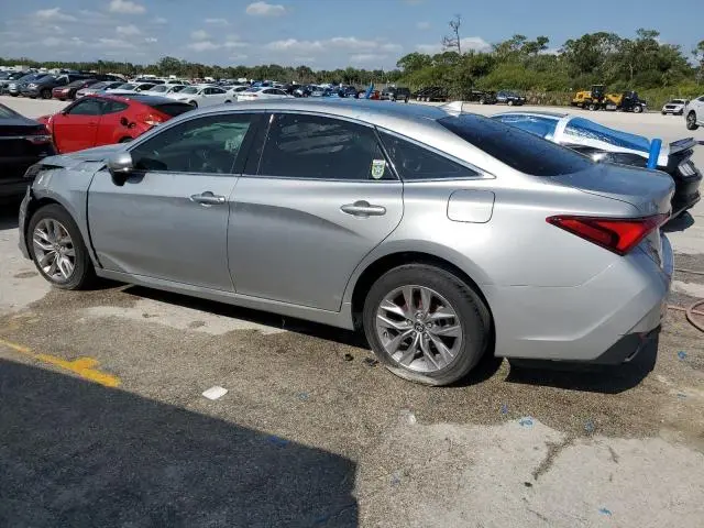 2021 TOYOTA AVALON XLE  