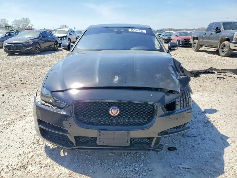 2017 JAGUAR XE PRESTIGE  