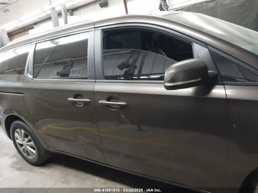 2017 KIA SEDONA LX