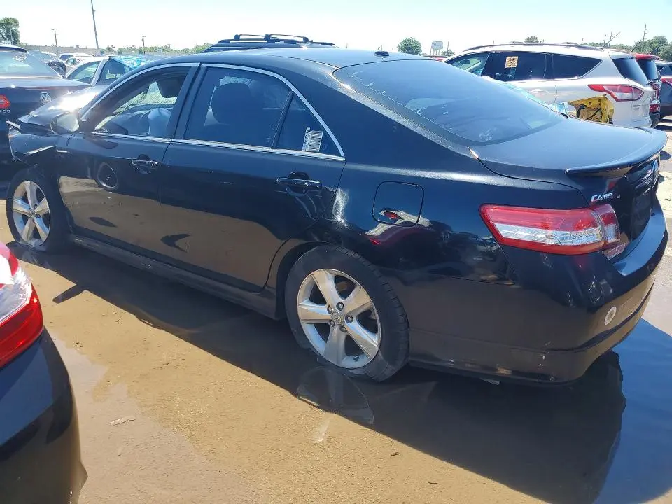 2011 TOYOTA CAMRY SE  