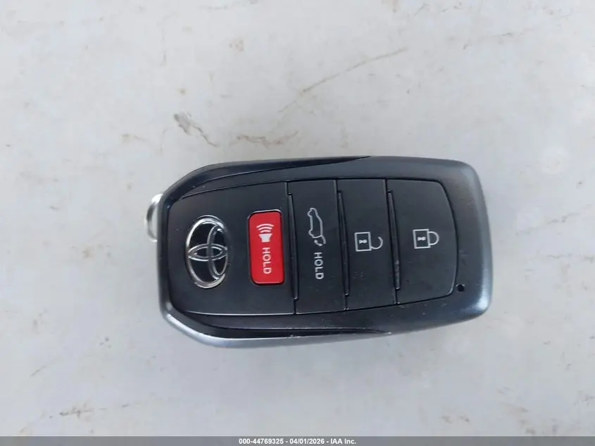 2026 TOYOTA HIGHLANDER HYBRID XLE