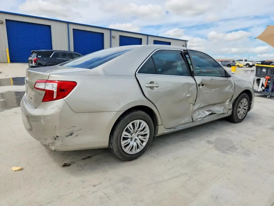 2013 TOYOTA CAMRY LE  