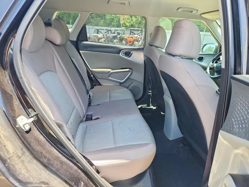 2023 KIA SOUL LX  