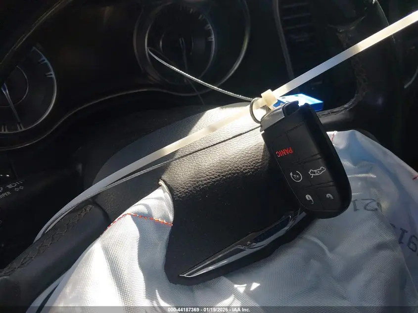 2019 CHRYSLER 300 LIMITED