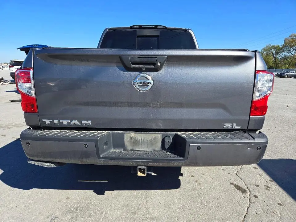 2019 NISSAN TITAN SL  
