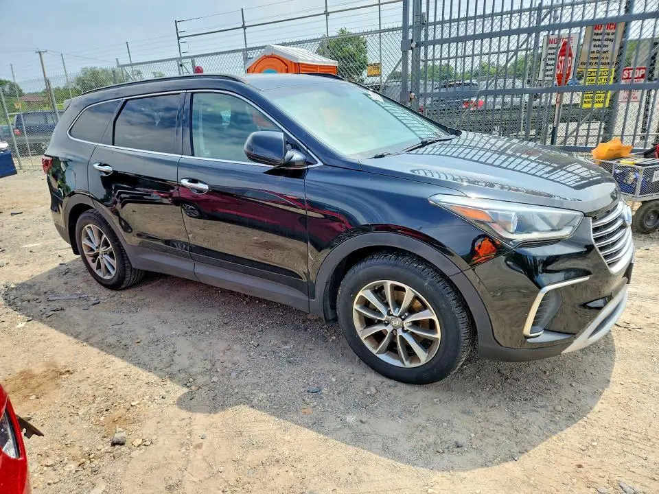 2018 HYUNDAI SANTA FE SE  